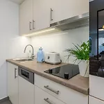 Διαμέρισμα Veronikapartman - Brand New & Cozy - With Underground Garage *