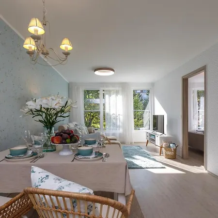 Veronikapartman - Brand New & Cozy - With Underground Garage Appartement