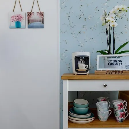 Veronikapartman - Brand New & Cozy - With Underground Garage Appartement