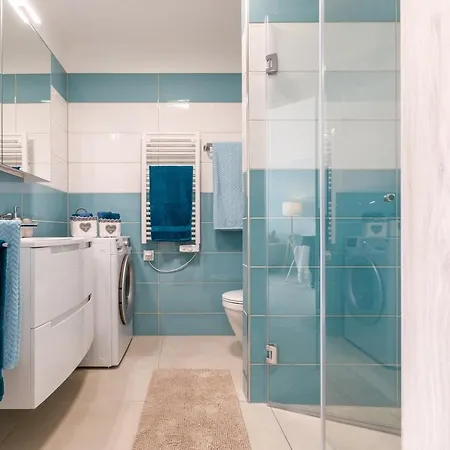 Veronikapartman - Brand New & Cozy - With Underground Garage Apartment Heviz