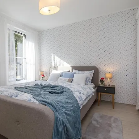 Veronikapartman - Brand New & Cozy - With Underground Garage Apartment